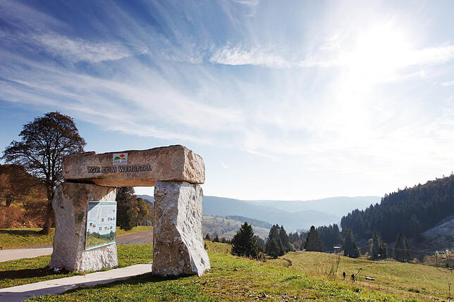 Das Westwegtor „Tor zum Wehratal“ in Todtmoos. Eines von 12 Toren entlang des Westwegs.