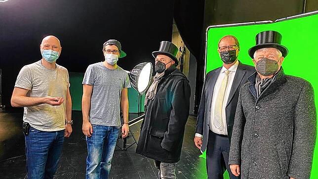 Dieses Bild stammt vom vom Videodreh in der Villinger Tonhalle und zeigt von links: Bernd Blum, Nico Gerspacher, Henry Greif, ...
