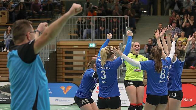 Auf solche Jubelszenen mussten Mannschaft und Anhänger des TV Villingen lange warten. Am Samstag beginnt für die Volleyballerinnen um ...