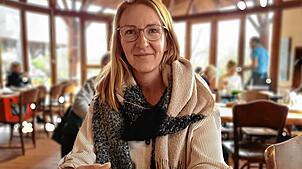 Monja Rinderle ist die Großnichte von Monika Rinderle. Das von den Nazis an ihrer Großtante verübte Verbrechen wurde bislang tabuisiert. ...