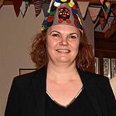 Zunftmeisterin Birgit Beck freut sich, wenn die Stadt fasnachtlich geschmückt wird.