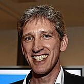 Stefan Schweiger, Professor an der HTWG Konstanz, sagt: „Ein Einkaufszentrum und ein Warenhaus funktionieren eigentlich ganz ...