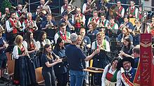 Zum Schluss der Serenade am Freitagabend spielten die Musikkapelle St. Jakob am Arlberg zusammen mit dem Musikverein Öflingen.
