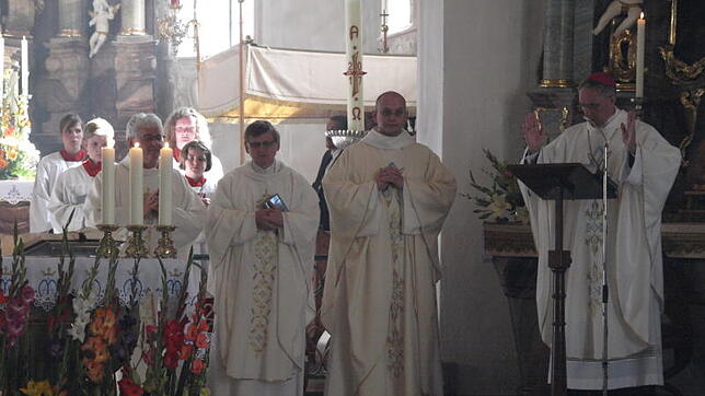 Überfüllt war die Todtmooser Wallfahrtskirche beim Patrozinium am Sonntag, bei dem Erzbischof Georg Gänswein als Hauptzelebrant und ...