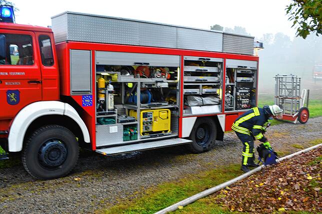 Die Feuerwehr aus Meßkirch leistete mit ihrem Fahrzeug RW 2 technische Hilfe bei der gemeinsamenÜbung.