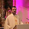 Gab beim Gottesdienst am Montagabend unter anderem mehreren homosexuellen Paaren den Segen Gottes: Pfarrer Armin Nagel, Leiter der ...