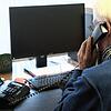 Unterstützung in allen Lebenslagen bietet die Telefonseelsorge. Ratsuchende können telefonieren, mailen, chatten oder in die Beratung ...