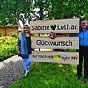 Sabine Geiger und Lothar Burkhard-Wehrle aus Grießen erlebten viele Überraschungen an ihrem Hochzeitstag.