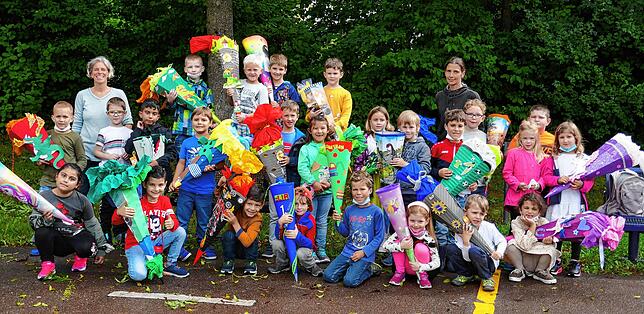 Auch sie freuen sich über ihre Einschulung an der Sonnenrain-Grundschule in Radolfzell: Die Schülerinnen und Schüler der Klasse 1b. ...
