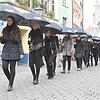Über 200 Teilnehmerinnen und ein Team mit Infoflyern setzen beim Konstanzer Walk for Freedom ein Zeichen gegen Menschenhandel. Bild: ...
