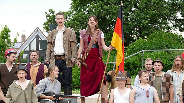 Im Stück &bdquo;Stetten &ndash; dem Himmel so nah&ldquo; spielt Annika Gscheidle die Revolutionärin Dohlen-Anna, die zusammen mit ...
