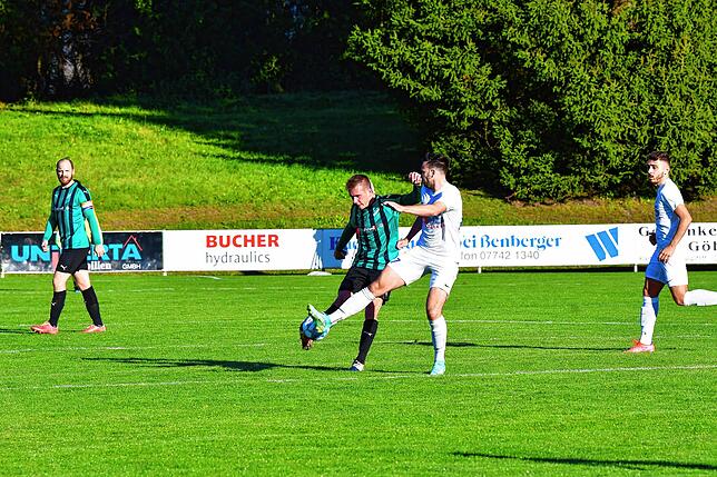 Bild 36: FC Zell übernimmt mit dem 2:1 beim FC Erzingen die Tabellenführung &ndash; und wir haben die Bilder!