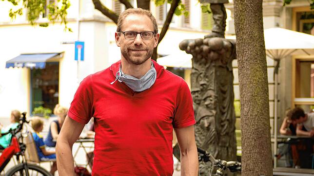 Daniel Hölzle, Innenstadt-Händler und Freie-Wähler-Stadtrat, wünscht sich eine belebte Innenstadt mit Parkplätzen vor ihren Toren.