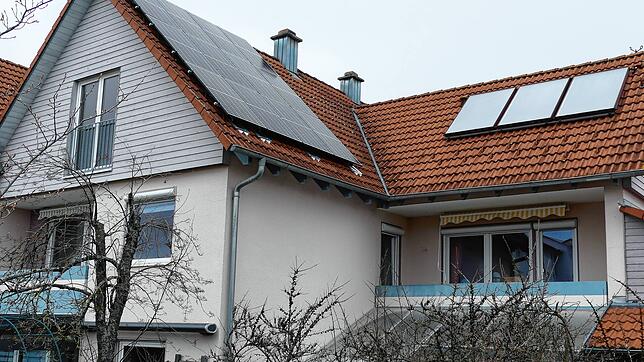Mit den Themen Erneuerbare Energien wie etwa der Stromerzeugung durch Photovoltaikanlagen und Sparmaßnahmen angesichts der Energiekrise ...