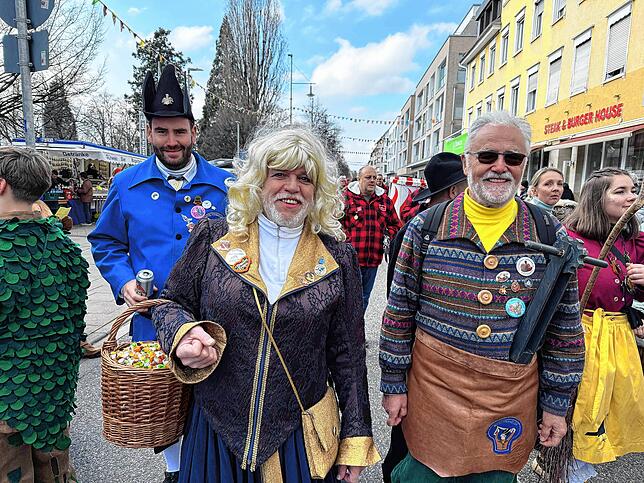 Bild 6: Friedrichshafen erwartet den großen Narrenumzug
