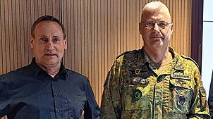 Jürgen Liebermann (rechts) rettete Peter Kessner das Leben.