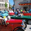 Teil der Bräunlinger Gewerbeschau: die Oldtimer-Ausstellung vor der Stadthalle. Für Hauptamtsleiter Jürgen Bertsche stellt diese einen ...