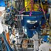 Die Pumpenlaterne für das neue Reaktorumwälzsystem schwebt bei der Revision 2021 an ihren Platz. Ab Montag steht die Anlage wegen der ...