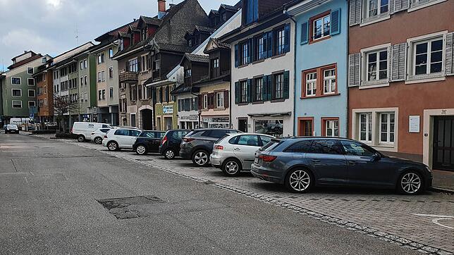 Die Rheinstraße in der Waldshuter Kernstadt bildet nach der Kaiserstraße, der Wallstraße und dem Wallgraben die vierte und letzte Etappe ...