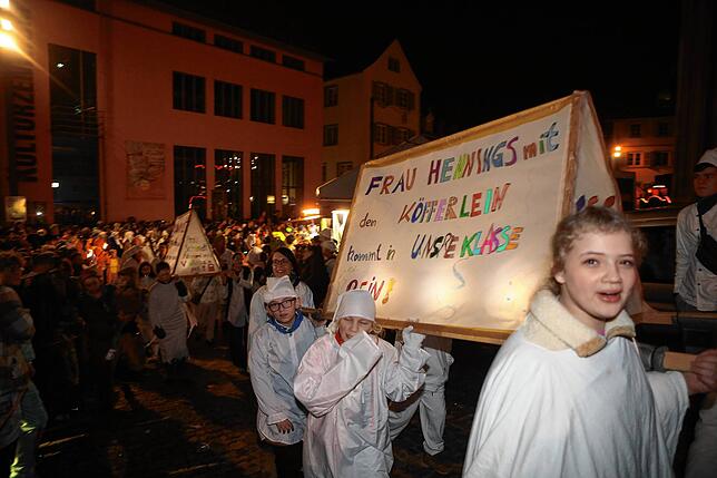 Bild 21: Ganz in Weiß: Im Nachthemd durch die Gassen von Konstanz: Das gibt es nur beim Hemdglonkerumzug