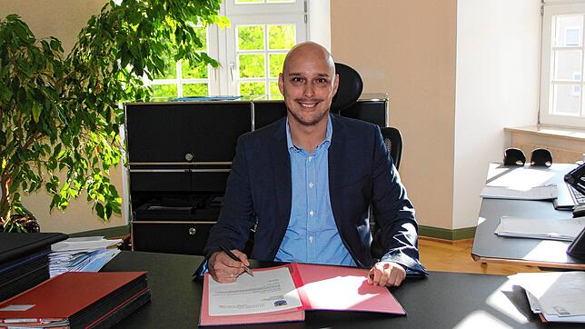 Neues Büro im anderen Schlossturm: Immendingens Bürgermeister Manuel Stärk hat im September seine Arbeit aufgenommen und wird am ...
