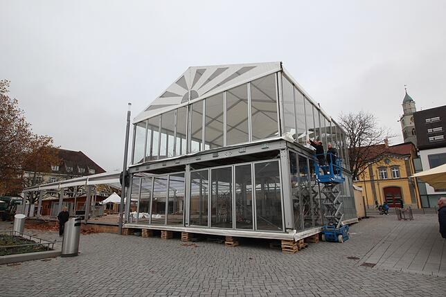 Die zweistöckige Lounge, die auf der Bareselinsel im Vorjahr für Aufsehen gesorgt hat, ist in angepasster Form wieder vorhanden. Unter ...