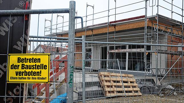 Die Arbeiten am Erweiterungsbau des St.-Elisabeth-Kindergartens schreiten voran. Nun wurden die Schreinerarbeiten vergeben.