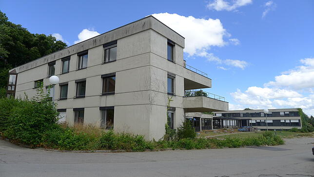 Anstelle dieses Gebäudeteils der ehemaligen Fachklinik soll eine Tiefgarage mit 50 Stellplätzen enstehen.
