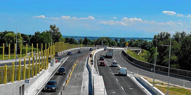 Freie Fahrt in uns aus den Tunnel bei der Waldsiedlung auf der B33.