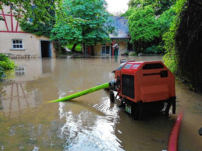 Bild 3: Stählemühle und L440 überschwemmt: Bilder von den Feuerwehreinsätzen am Donnerstag in Eigeltingen
