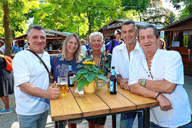 Bild 28: Gut gelaunt und gesellig am Bodensee - so endet das Stadt-gartenfest 2025