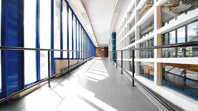 Leere Gänge in der Universität Konstanz zur Zeit des digitalen Sommersemesters 2020. Dazu soll es nach Möglichkeit nicht wieder kommen.