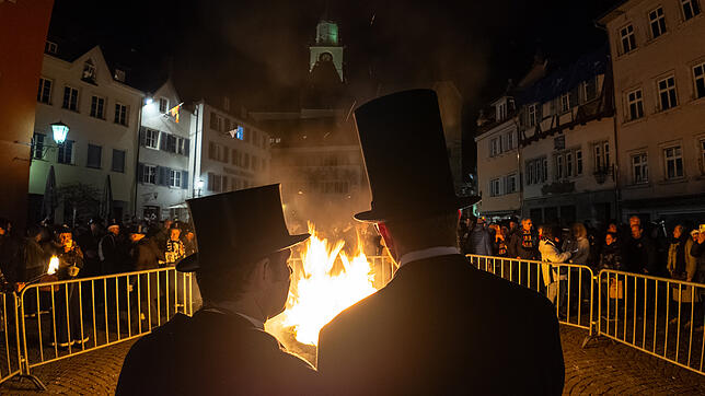 Bild 7: In Überlingen beerdigen Narren die fünfte Jahreszeit mit einem grandiosen Höhepunkt!