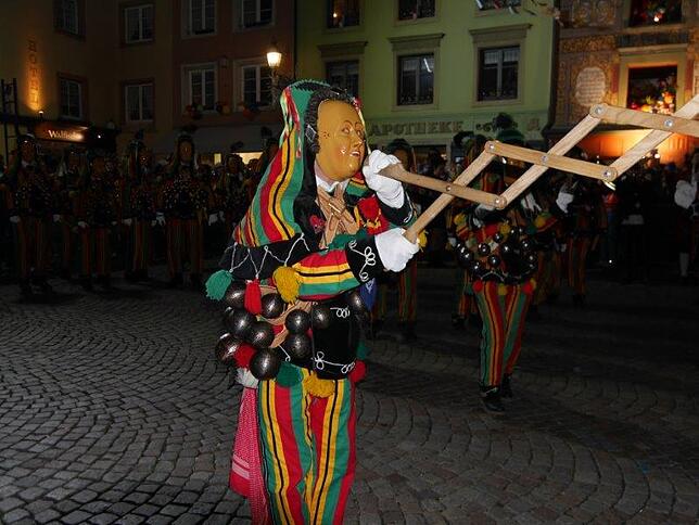 Bild 3: Bilderstory: Eröffnung des VSAN Narrentreffen in Bad Säckingen mit Brauchtumsabend auf dem Münsterplatz