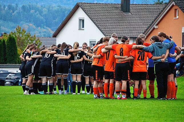 Bild 2: SC Niederhof/Binzgen setzt sich mit 5:2 gegen den FC Hauingen durch – und wir haben Fotos!