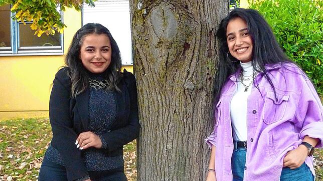 Nour Almohamad Alfadel (links) und ihre Schwester Heba sind aus Syrien nach Konstanz gekommen.