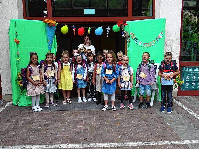 Eingeschult wurden an der Grundschule in Öflingen am Mittwochnachmittag, 14. September, 37 Erstklässler in die Klassen 1a und 1b (Bild). ...
