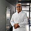 Abdulwahab Hassan ist Chefarzt am Helios-Spital in Überlingen. Gegenüber dem SÜDKURIER erklärt er, wie gefährlich Alkohol für den Körper ...