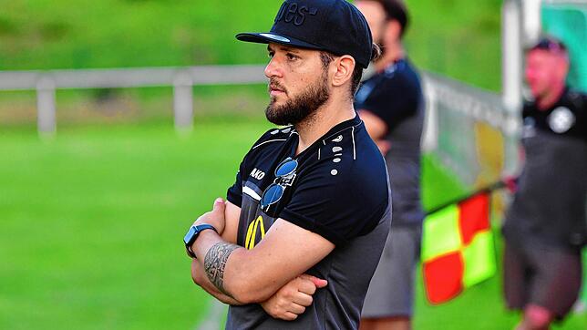 Zurück aus dem Ruhestand: Der im Juni als Feldspieler verabschiedete Dan Stengritt musste beim 0:4 gegen den FV Lörrach-Brombach II ...