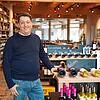 Felix Riegel, Geschäftsführer des gleichnamigen Bio Weinhandels, in seinem Geschäft in Orsingen. Er ist aus wirtschaftlicher Sicht ...