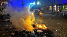 Jede Menge zu tun, hatte die Singener Feuerwehr in der Silvesternacht. Insgesamt mussten die Einsatzkräfte 17 Mal ausrücken.
