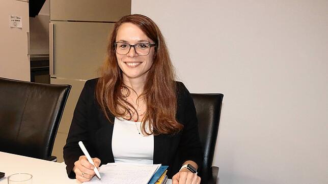 Nicole Dold, Leiterin des Rechnungsamts der Gemeinde, bekommt bei der überörtlichen Prüfung wie auch ihre Kollegen ein gutes Zeugnis ...