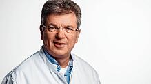 Joachim Böhm führt seit 2018 als Chefarzt die Arbeit des Instituts und Gemeinschaftspraxis für Pathologie am Klinikum Singen fort.