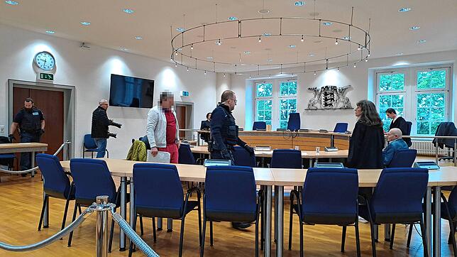 Am Amtsgericht Waldshut-Tiengen kam es wegen eines Messerangriffs jetzt zum Prozess. Angeklagt war ein 56 Jahre alter Mann wegen ...