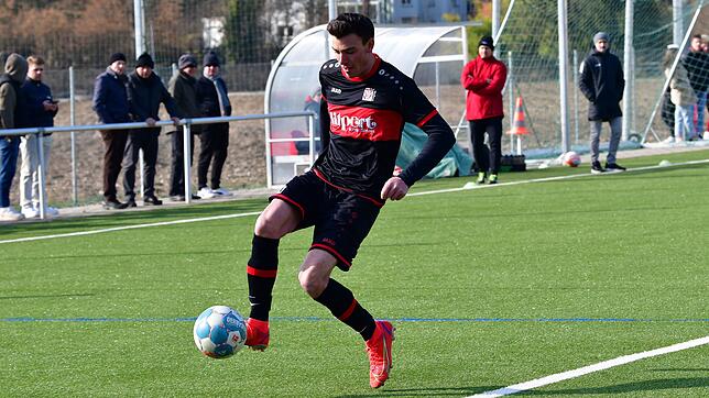 Torjäger: Benjamin Streuff kam vor einem Jahr vom SV Eggingen, schoss bisher 18 Bezirksliga-Tore für den FC RW Weilheim und kehrt nun ...