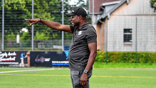 Trainer Jackson Agbonkhese und der SV Aasen mussten eine 1:3-Heimniederlage gegen Tabellenführer FC Pfaffenweiler hinnehmen.