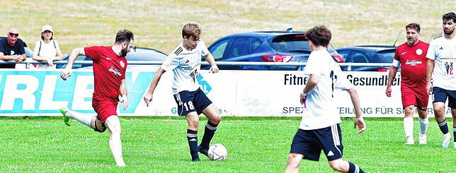 Bild 10: SV Obersäckingen zieht mit 4:0 gegen DTFV Bad Säckingen in die Pokalserie ein – wir haben Bilder!