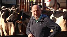 Martin Hahn, Landtagsabgeordneter von Bündnis 90/Die Grünen, auf seinem Demeter-Hof in Überlingen-Bonndorf.
