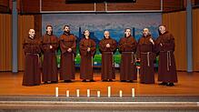 Der ukrainische Chor The Gregorian Voices überzeugte im Haus des Gastes in Höchenschwand. Rechts der Chorleiter Oleksiy Semenchuk. Bild: ...