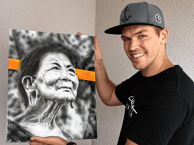 Kein Foto, das ausdrucksstarke Portrait dieser Frau ist gesprüht. Ganz sicher.